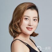 做完隆鼻手術(shù)已經(jīng)有一個月的時間了，今天我去醫(yī)院進行了復(fù)查，醫(yī)生說我的鼻