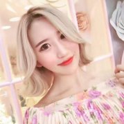 做完熱瑪吉已經(jīng)有一個多月的時間了，我去做了一個頭發(fā)。再加上現(xiàn)在這個皮膚