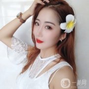 自從做了這個(gè)拉皮手術(shù)，感覺整個(gè)人是越來越年輕