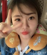 現(xiàn)在是做果酸白瓷的第四天，皮膚已經(jīng)過了憔悴的四天