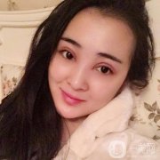 雖然已經(jīng)做好了去做雙眼皮手術(shù)的準(zhǔn)備，但是進(jìn)入手術(shù)室之后，我還是無比的緊