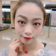 我決定還是去做熱瑪吉了，聽(tīng)說(shuō)熱瑪吉這個(gè)項(xiàng)目是一個(gè)可以刺激臉部膠原蛋白再