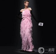 亞麻材質的顛覆與創(chuàng)新：Demna領銜的Balenciaga高定秀解析