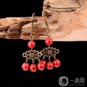 不同風(fēng)格耳釘?shù)钠放七x擇！注意耳釘?shù)馁|(zhì)量和舒適度！