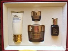 送給女友、閨蜜的佳禮物：雅詩蘭黛智妍套裝