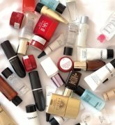 小樣市場(chǎng)崛起：真假難辨與消費(fèi)正義的挑戰(zhàn)