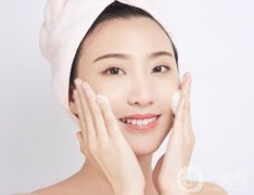 護膚秘籍：了解成分，選對保養(yǎng)品，素顏也能當(dāng)女神