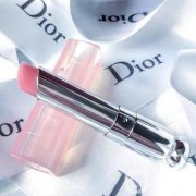 唇膏界保濕霸主，呵護(hù)雙唇的秘密武器!