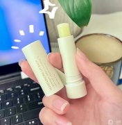 揭秘國(guó)內(nèi)唇膏品牌十大排行榜，誰(shuí)將成為你的美唇守護(hù)者?