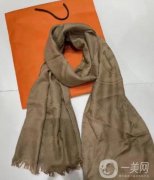 揭秘2023年受歡迎的女士圍巾品牌排行榜，你的衣櫥缺了它們嗎？