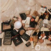 十八歲女孩的化妝品：探索適合青春期的美麗之道