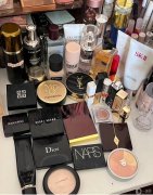 化妝品品牌策劃：打造獨(dú)特品牌價(jià)值的關(guān)鍵