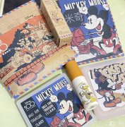 ＂彩妝品牌與迪士尼的夢幻聯(lián)動：從美女與野獸到冰雪女王＂