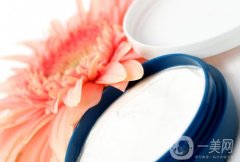 ＂網(wǎng)購化妝品引發(fā)過敏投訴，江蘇市場監(jiān)管部門調(diào)查揭露重大問題＂