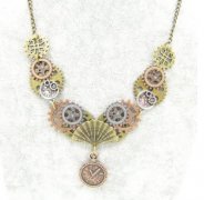 朋克風(fēng)格珠寶：顛覆與自由的象征