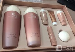 彤人秘潤(rùn)套盒：春日護(hù)膚新寵，重拾肌膚水潤(rùn)光澤