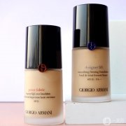 阿瑪尼粉底液真?zhèn)伪鎰e，讓你遠(yuǎn)離假貨困擾!