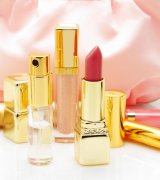 皮膚比較白的女孩用什么口紅