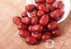 如何改良暗黃膚色