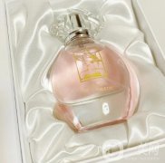 網(wǎng)購(gòu)香水怎么挑？火眼金睛幫你辨真?zhèn)?></a>
                            <div   id=