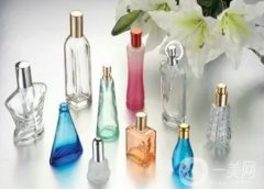 夏日清香，讓蘭蔻香水為你增添一抹清涼