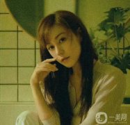 姐系美人回歸巔峰時期，張雨綺機場照引人矚目！