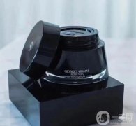 貴婦面霜阿瑪尼黑鑰匙面霜：奢華與效果的結(jié)合