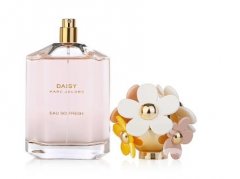 圣誕佳節(jié)，愛的禮贊——四款香水引領(lǐng)溫馨夢幻